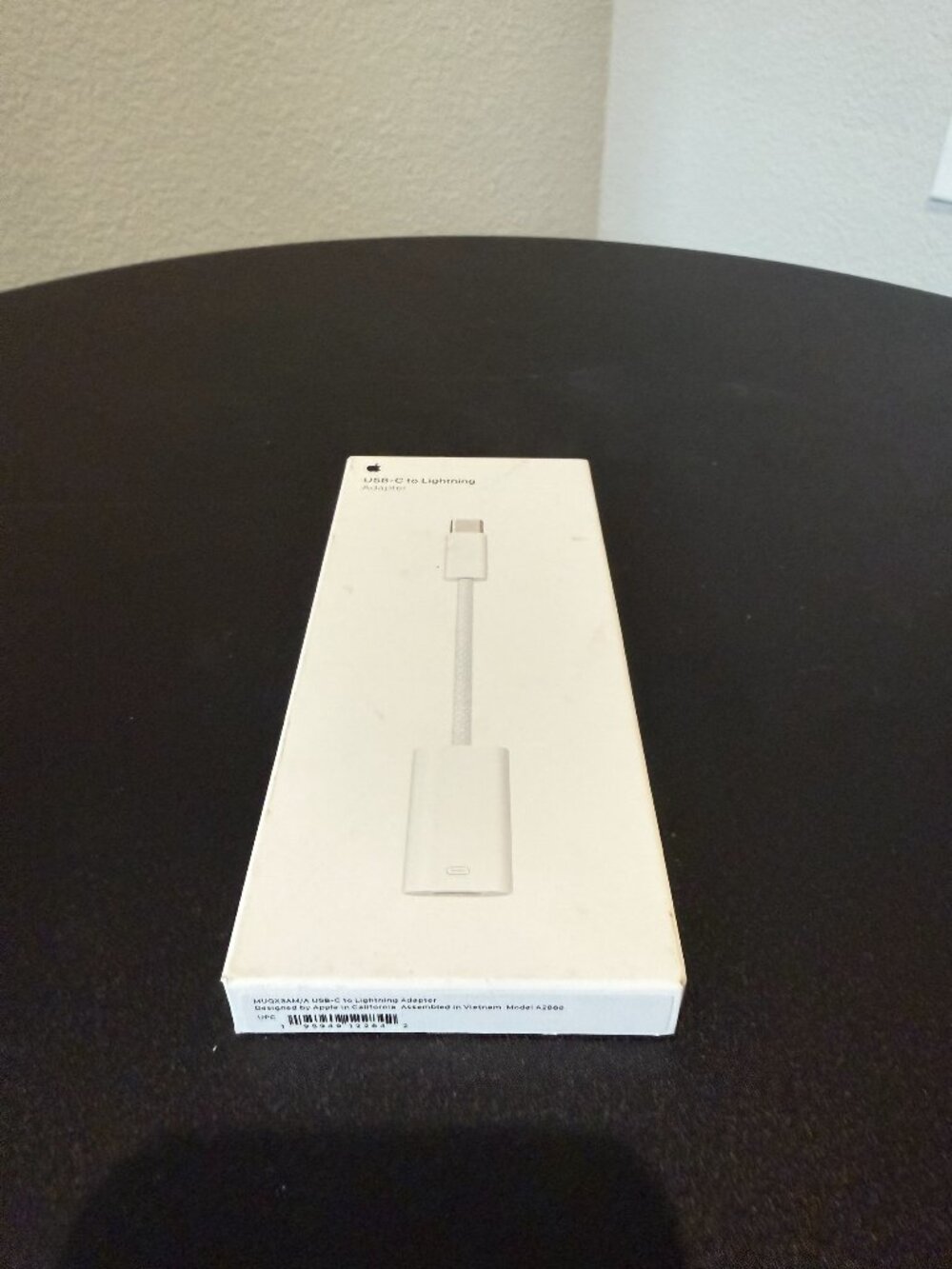 Apple USB-C to Lightning Adapter MUQX3AM/A Model A2868 Genuine Retail Boxed